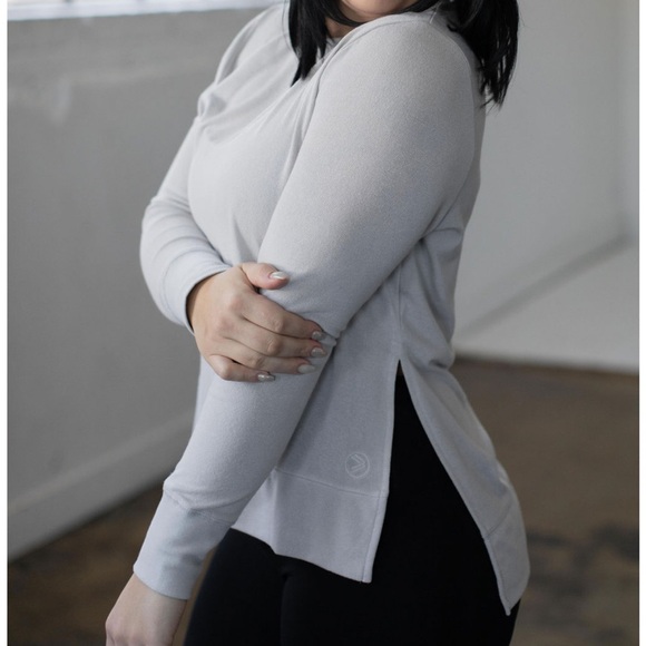 SAVVI Remy Sweater L/XL - Picture 2 of 5